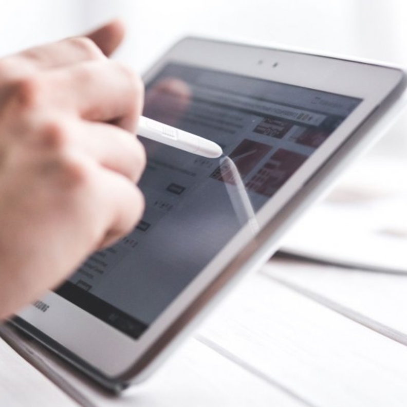 أمانة جدة تطلق تطبيق مستثمر جدة في الهواتف الذكية.