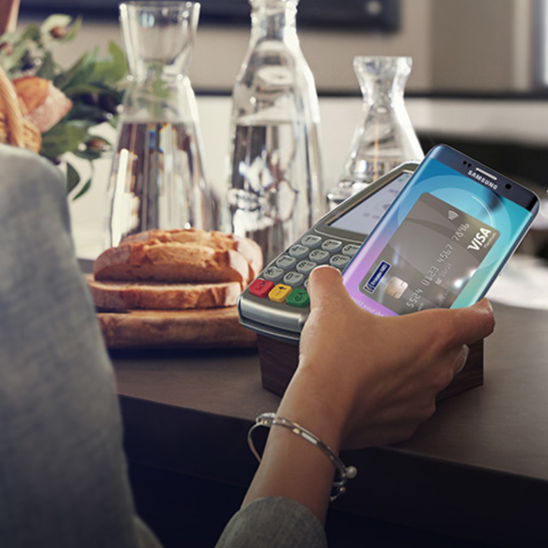 يسهم استخدام الجوال في تقليل التعامل بطرق الدفع التقليدية