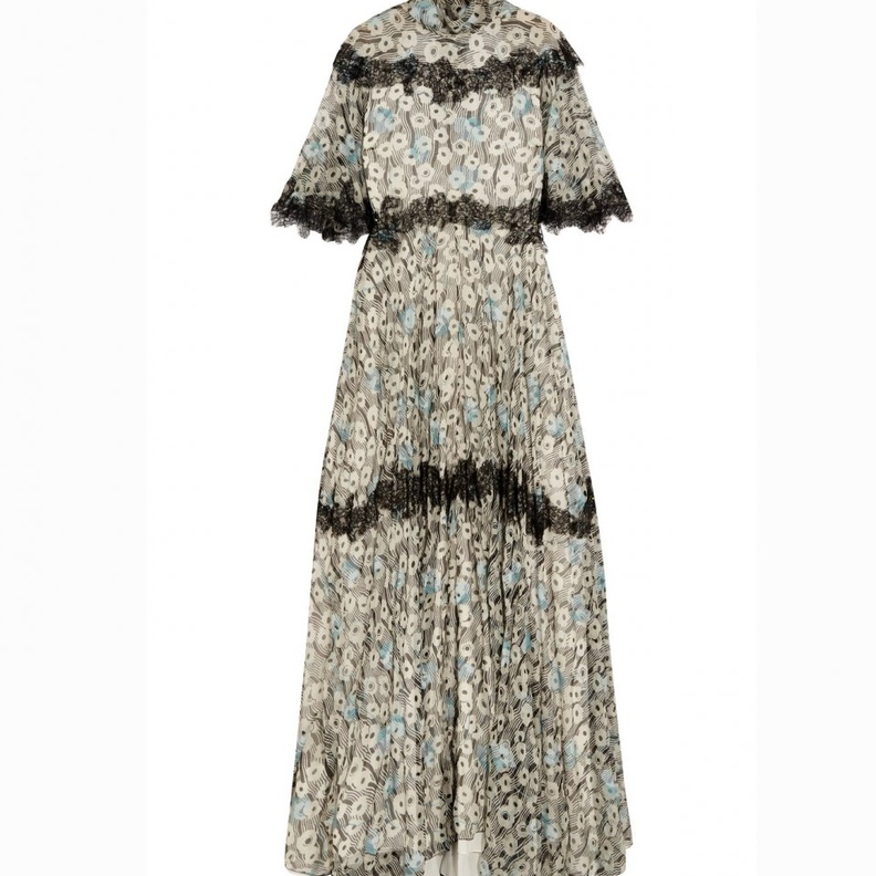 فستان من ماركيزا