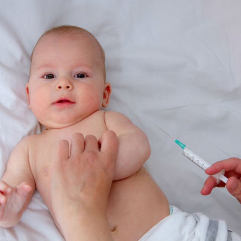 مضاعفات تطعيم الشهرين للاطفال 