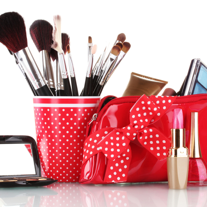 مكياج العيون يزيدك سحرا وجمالا.