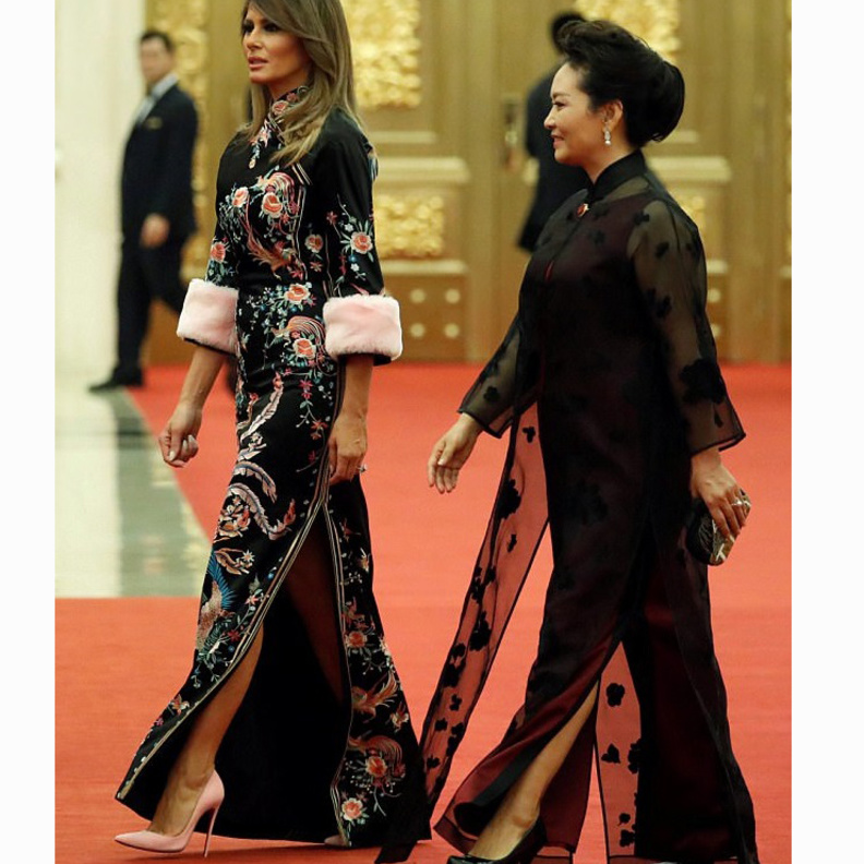 ميلانيا ترامب ‏Melania Trump‏ ‏تشارك في حفل للاطفال في الصين.