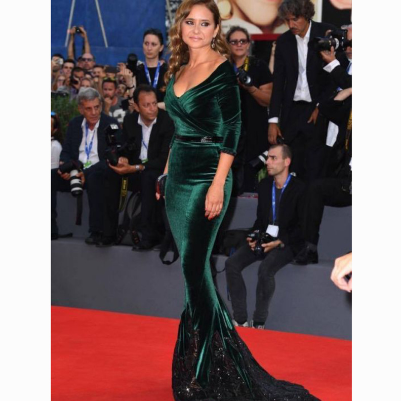  فساتين مخمل للسهرات الشتوية