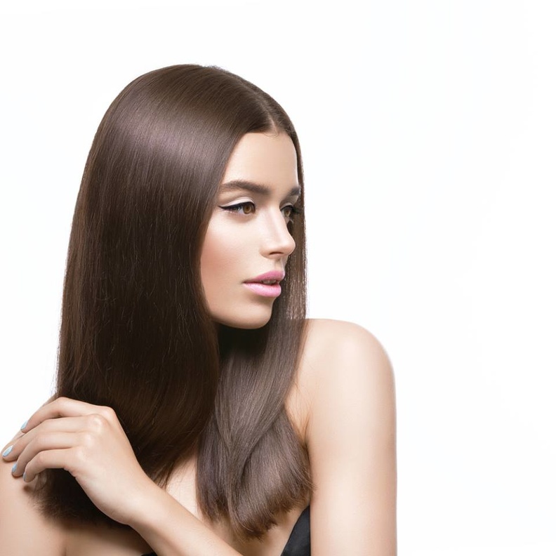 خلطات من الزيوت الطبيعية لتطويل وتكثيف الشعر