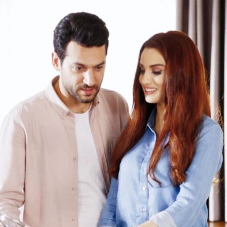 مراد يلدريم  وايمان الباني