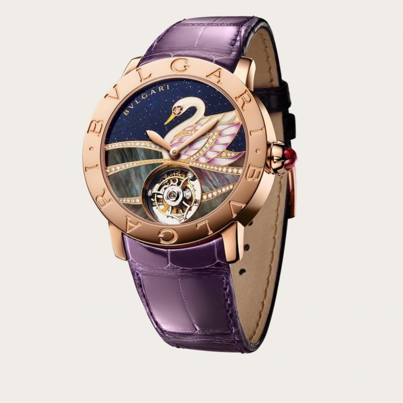 ساعة بولغاري من الذهب والماس