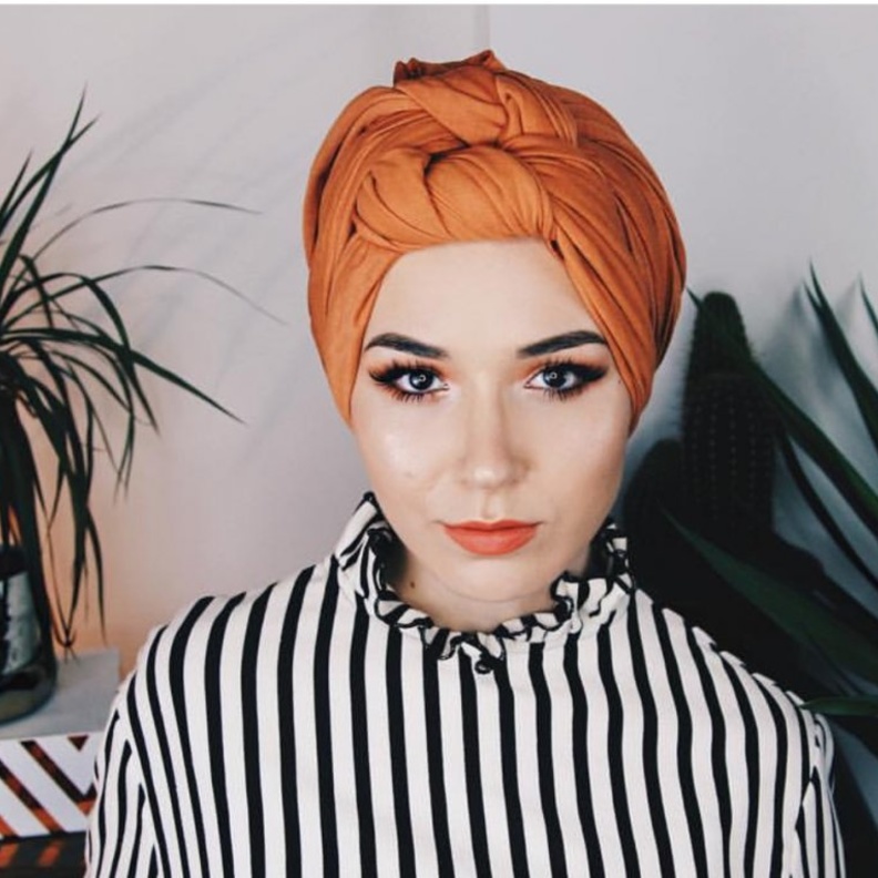 لفات طرح لصاحبات الوجه البيضاوي باسلوب دينا طوكيو.