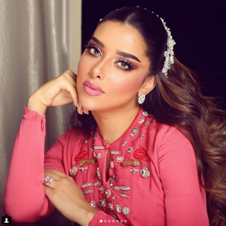 بلقيس في صورة سابقة لها