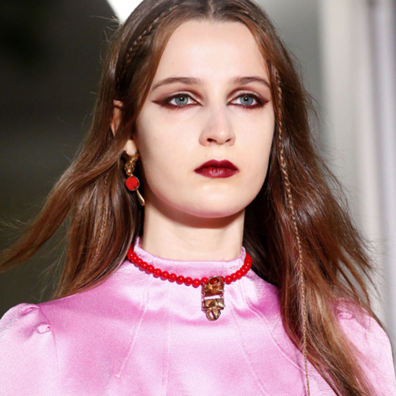 صور روج احمر غامق لشتاء 2018.