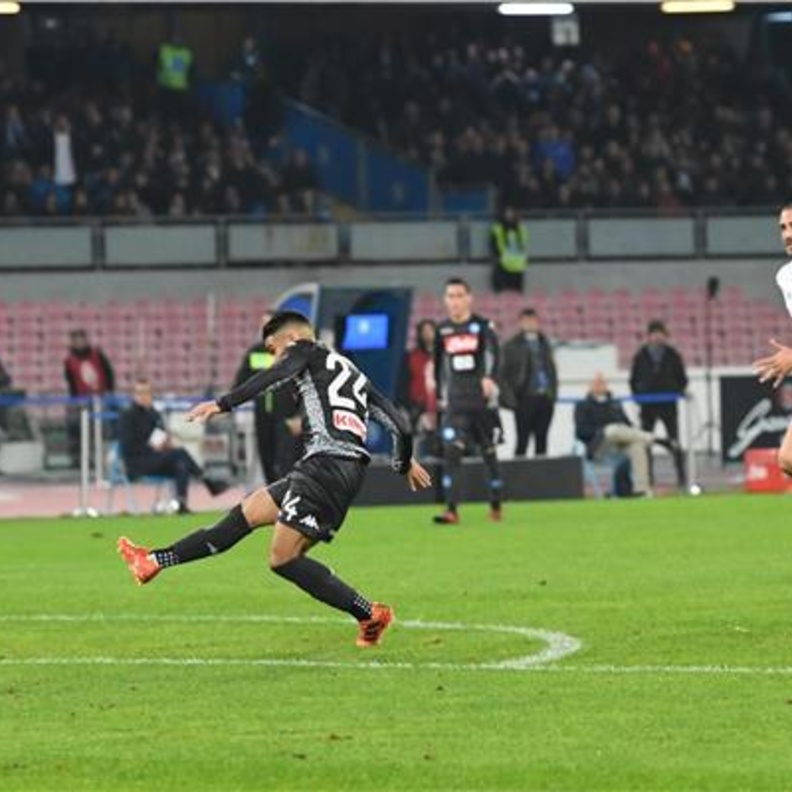 نابولي يعبر ميلان بهدفين لهدف