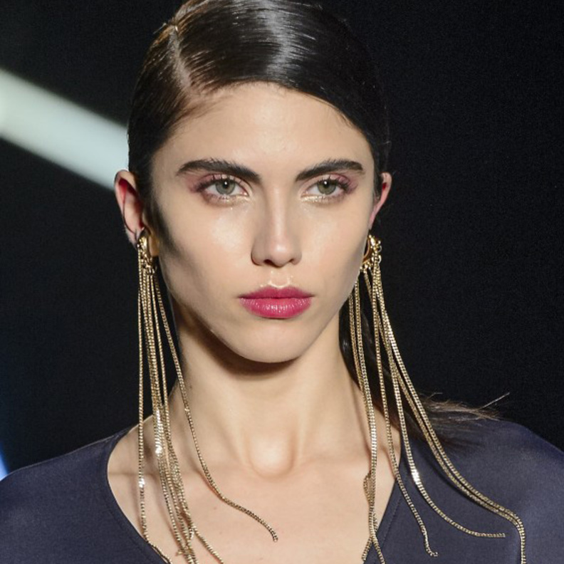 من اليكسي مابيي أقراط عصرية