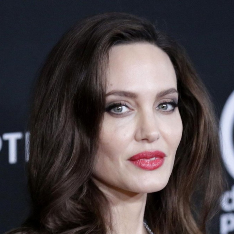 كيت ميدلتون (Kate Middleton) تعطي دروس لميجان ماركل (Meghan Markle) عن الحياة في القصر