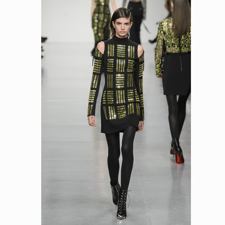 اطلالة أحادية اللّون من Osman