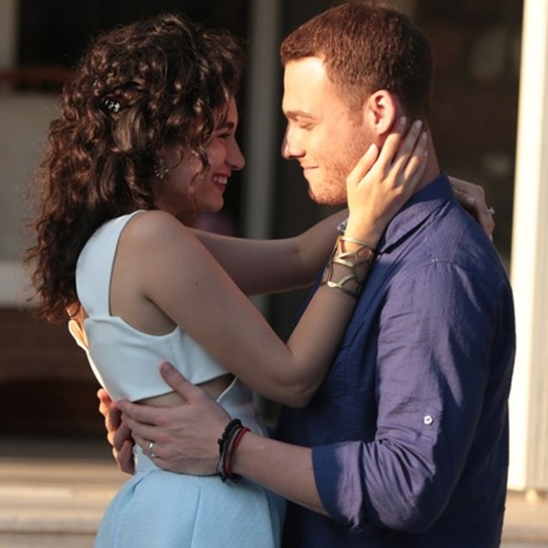 هانده دوغاندمير وكرم بورسين