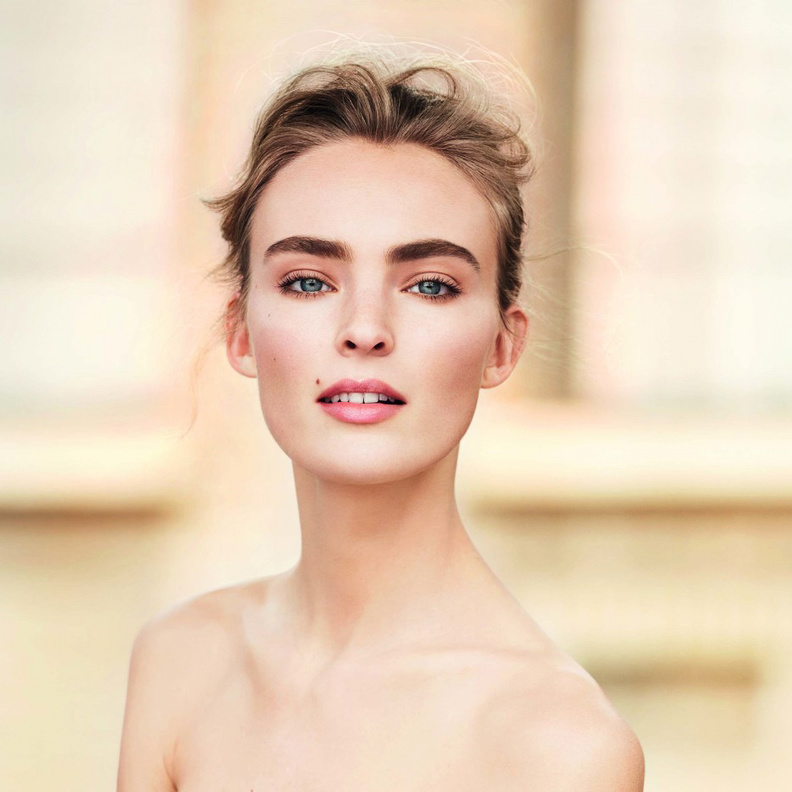 بودرة الكولاجين تنشط الدورة الدموية في البشرة وتمنحها التورد الطبيعي