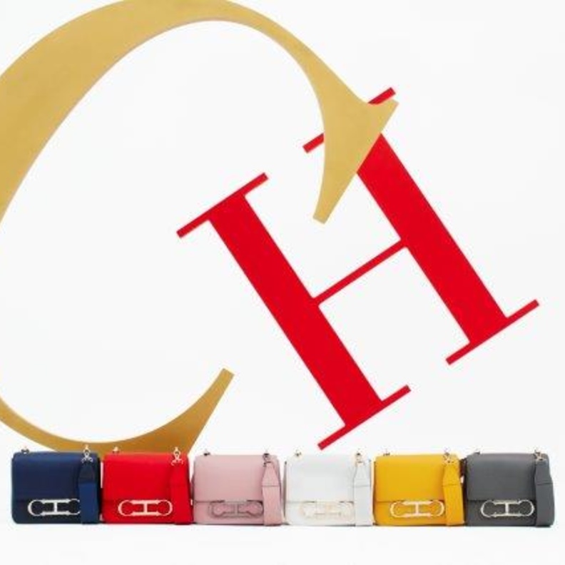 أكسسوار رئيسي من CH Carolina Herrera