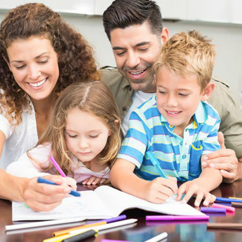 دور الاسرة في بناء شخصية الطفل