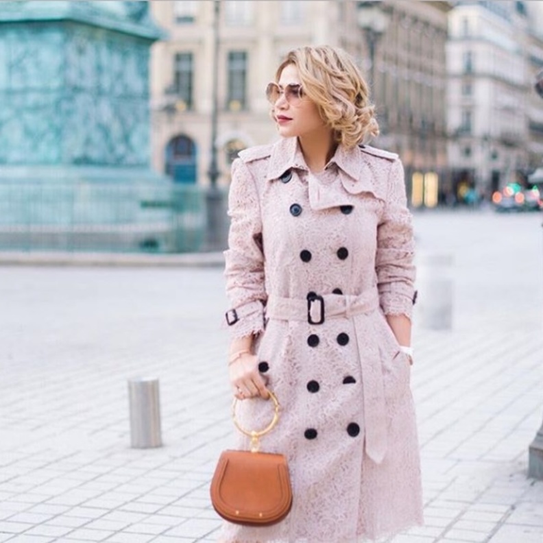 معطف وردي من بربري