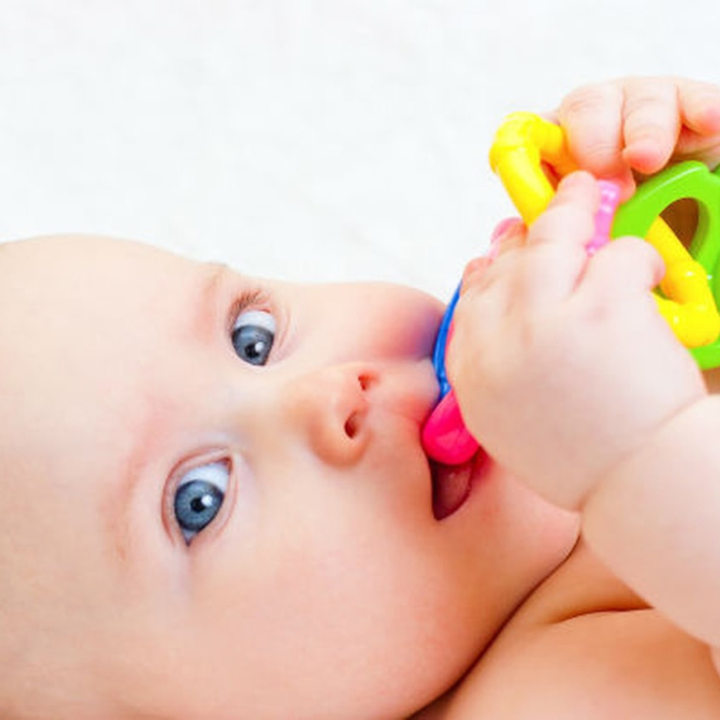  اسباب رائحة الفم الكريهه عند الرضع