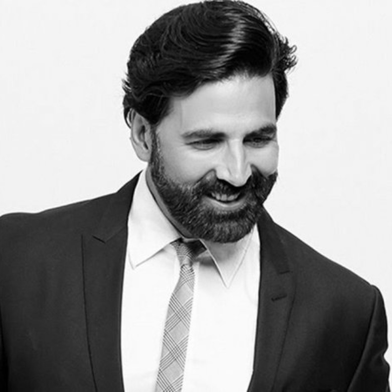 قصة اختيار اسم أكشاي كومار