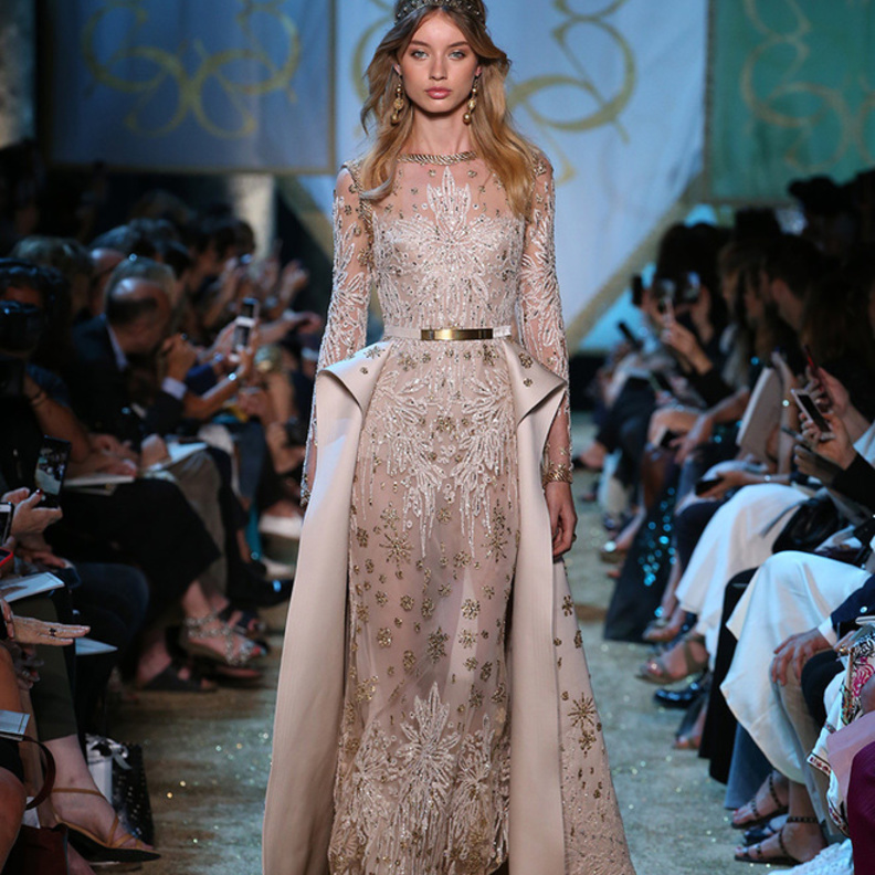 فستان من تصميم ريم عكرا