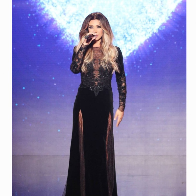 فستان سهرة باللون الاسود من توقيع زهير مراد Zuhair Murad