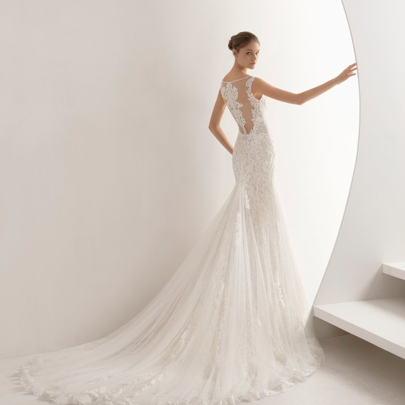 فستان من روزا كلارا من الحرير والجورجيت مع الجيوب