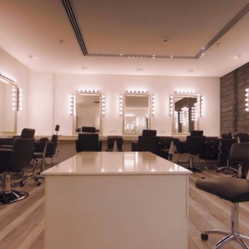 أكاديمية نضرة للتجميل بالرياض