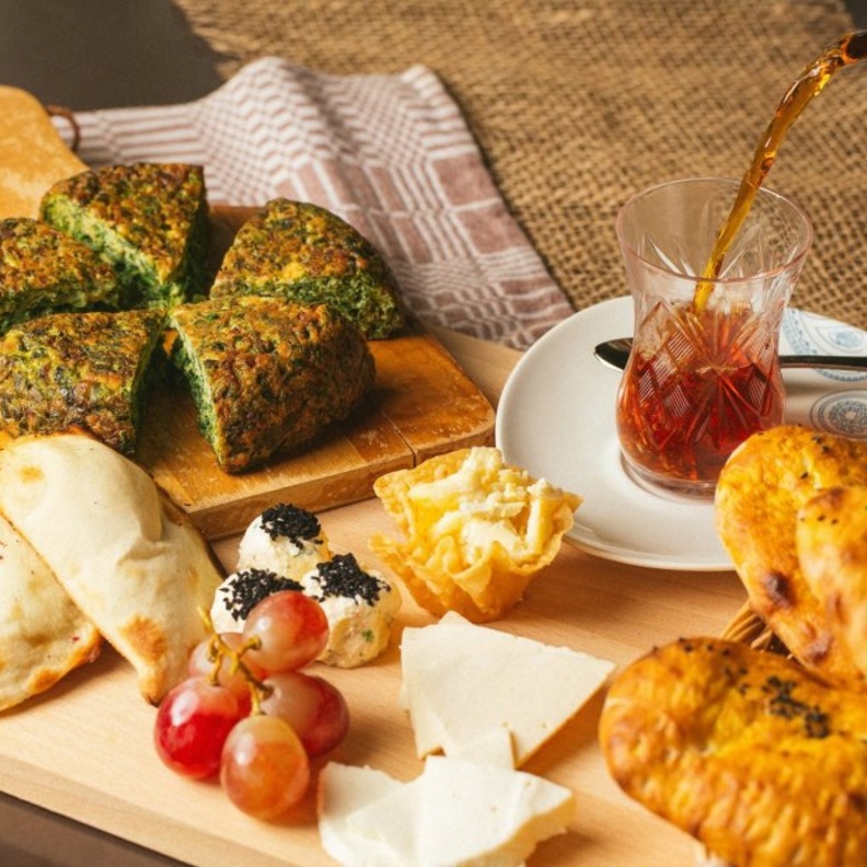 من East Legend Panorama Restaurant.