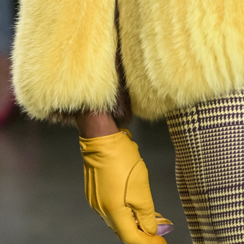  من شانيل تصميم جميل وعصري للقفازات الشتوية