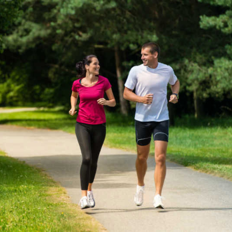  رياضة المشي تساعد في علاج الضغط