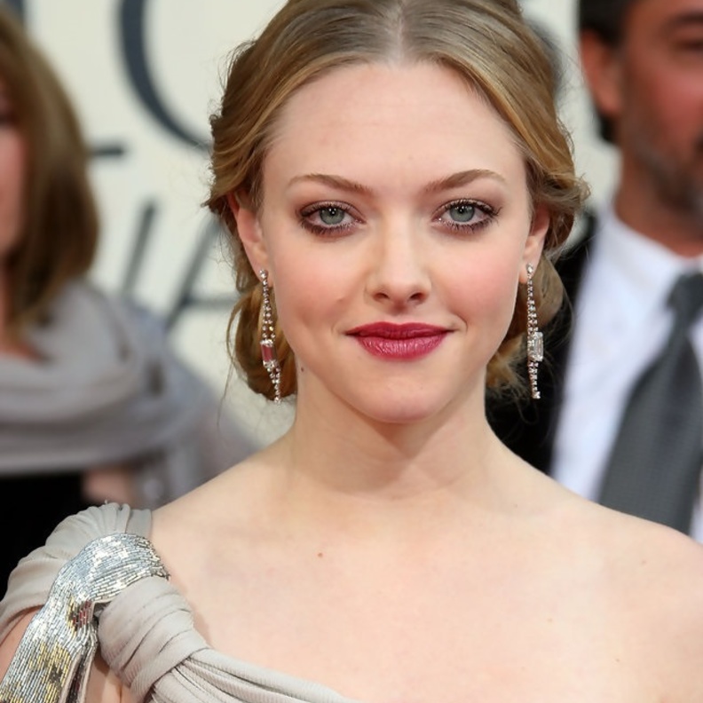 أماندا سيفريد متألقة بمجوهرات تيفاني Tiffany