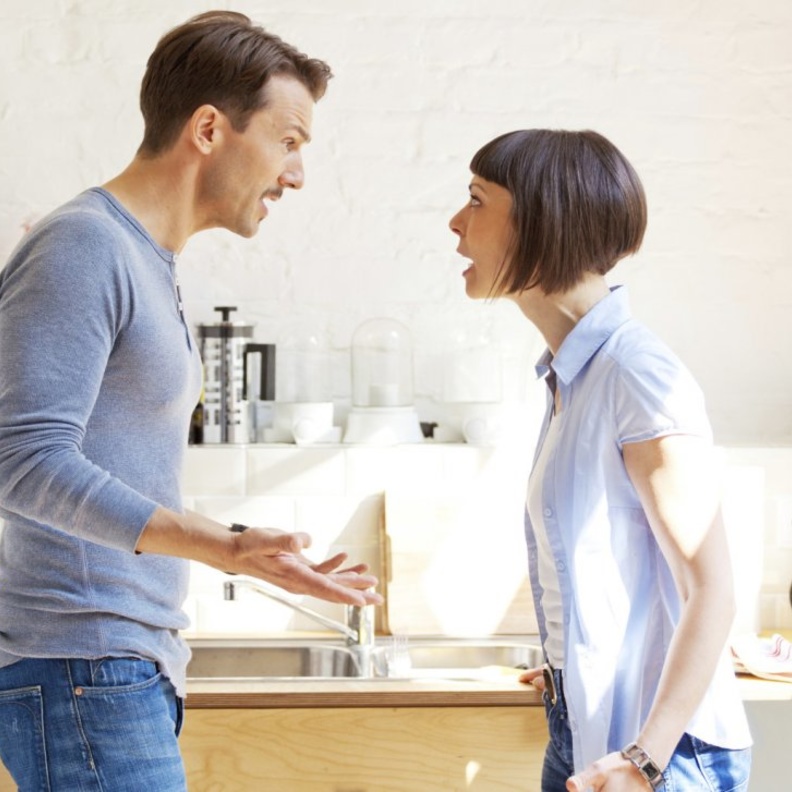 لحل المشاكل الزوجية المستعصية أيضا ان يتجنب الزوجين العناد