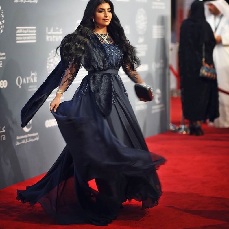 لوك كاجوال وشبابي اعتمدته بثينة الرئيسي