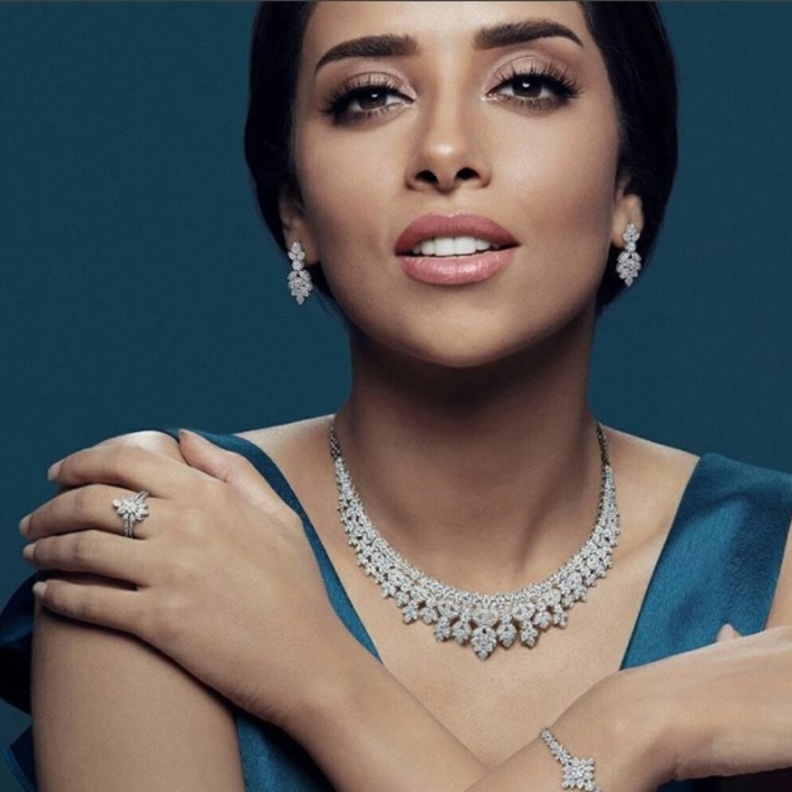 بلقيس تتألق بصيحة الخواتم المتعددة والمفتوحة