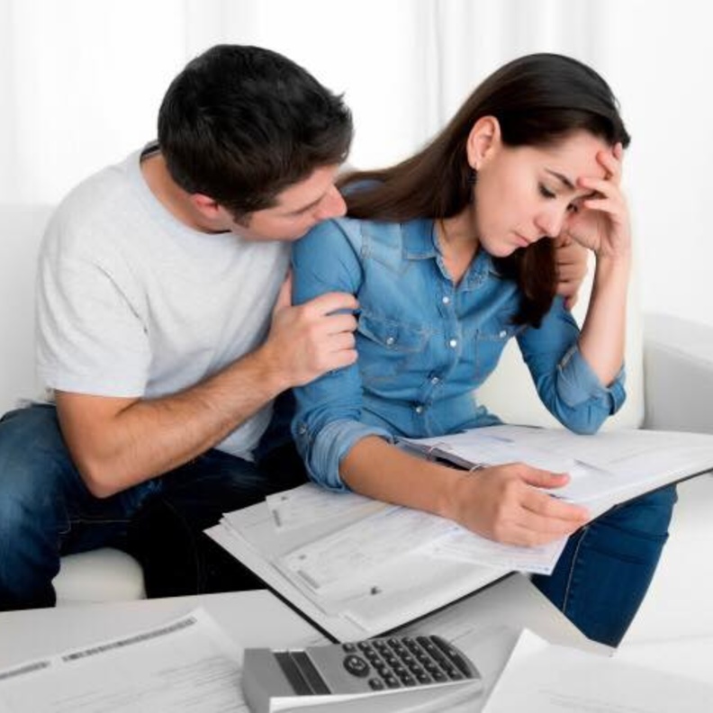 كيفية التعامل مع المرأة متقلبة المزاج