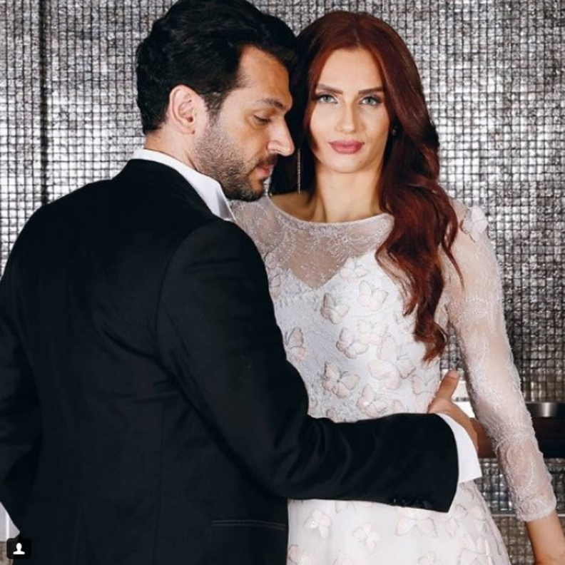 مراد يلدريم  وايمان الباني