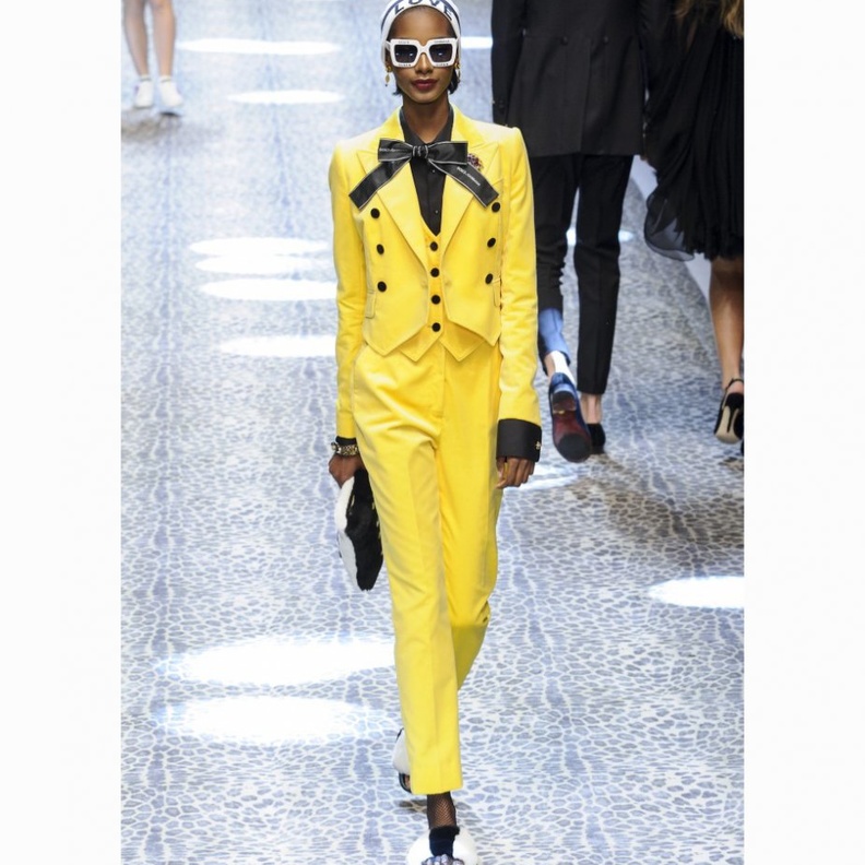 تجرّئي على طريقة دوتشي اند غابانا واكسري القواعد هذا الشّتاء