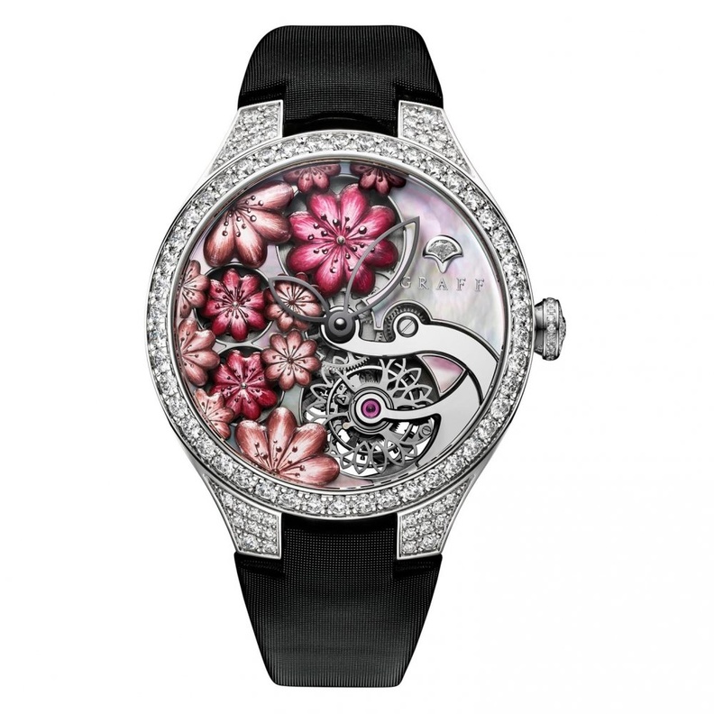 ساعة ديور من الذهب والماس