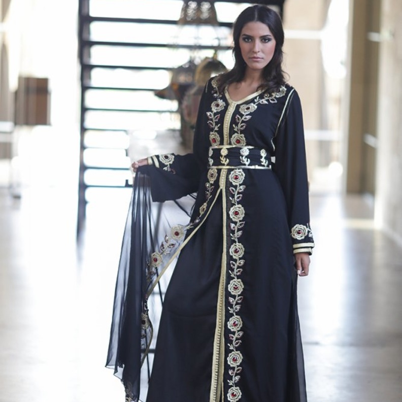 قفاطين مغربية باللون الاسود