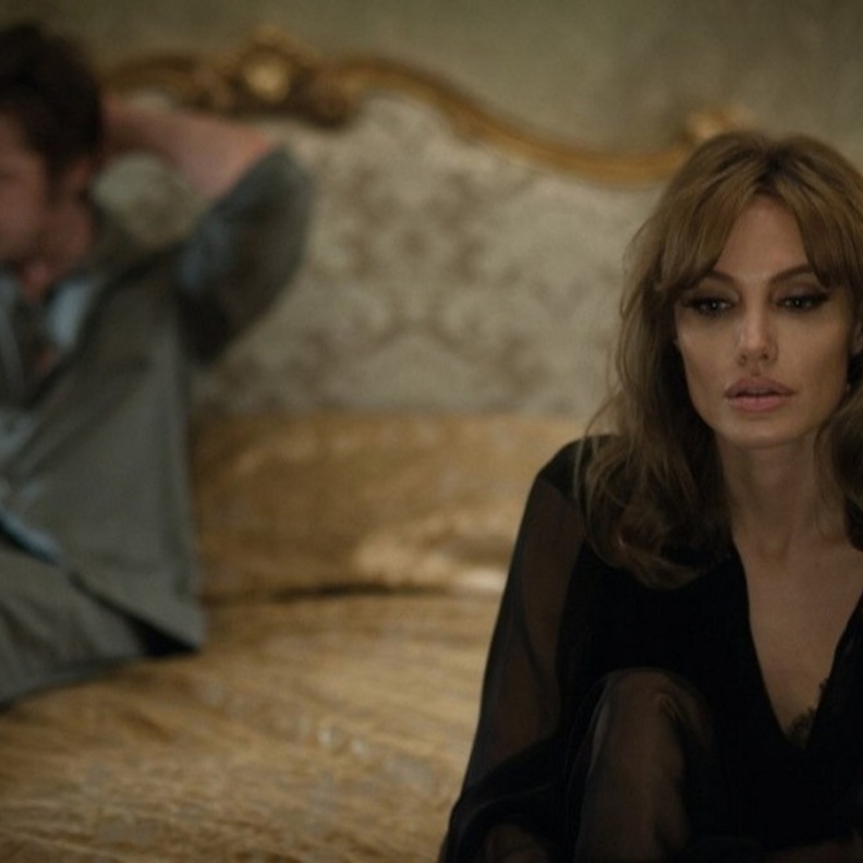 أنجلينا جولي تكشف أسرار جديدة في علاقتها بـ براد بيت.. By The Sea ؟