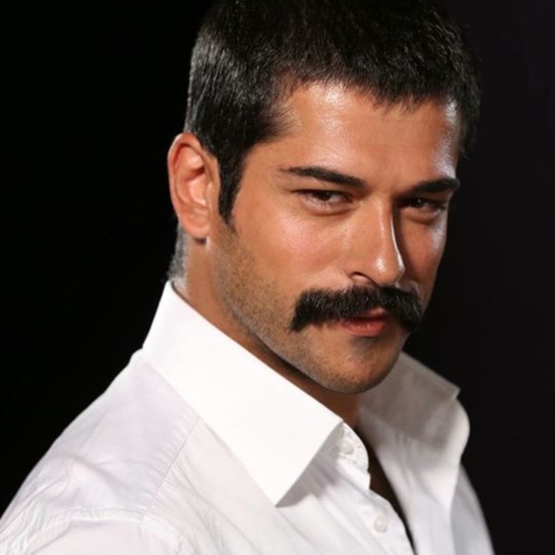  بوراك أوزجفيت