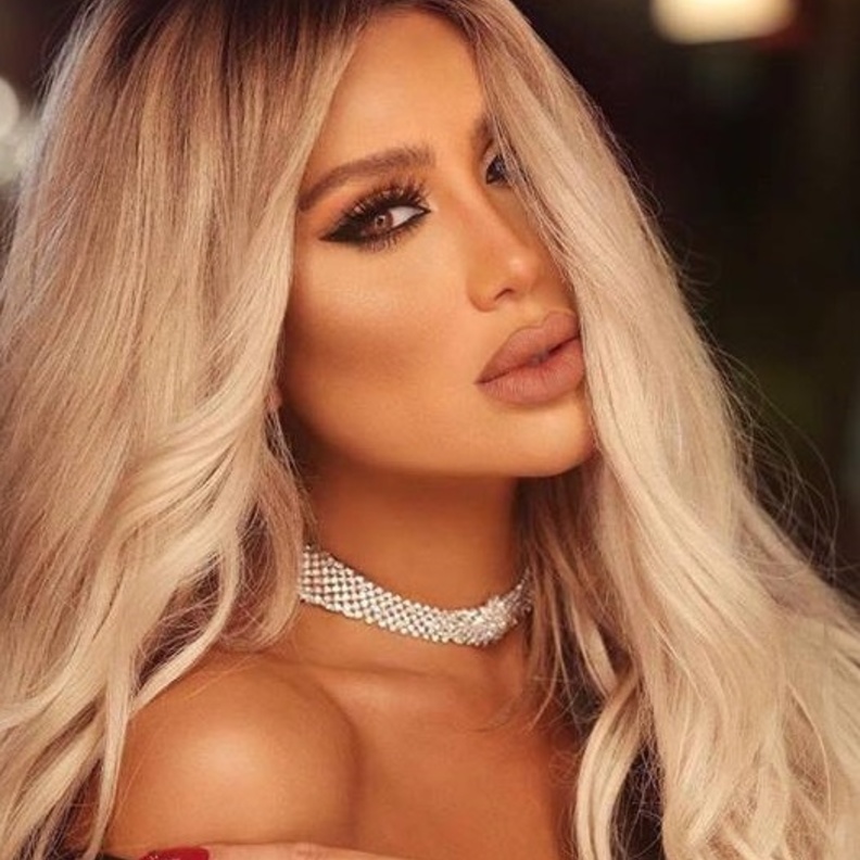 استوحي مكياج شتاء 2018 من إطلالة مايا دياب