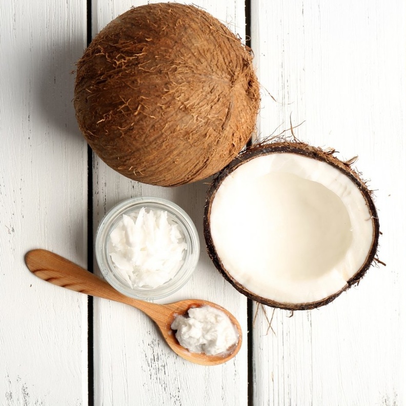 يعالج جفاف وتشقق الجلدـ كما يتميز أيضا بقدرته كبيرة على التغلغل السريع في طبقات البشرة