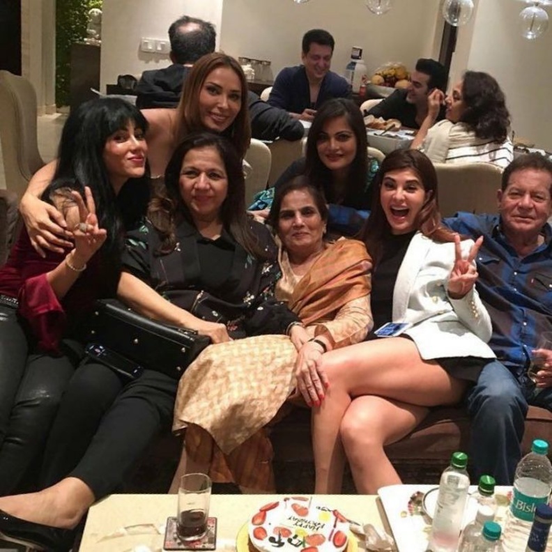 نجوم حضروا حفل عيد ميلاد والدة سلمان خان 