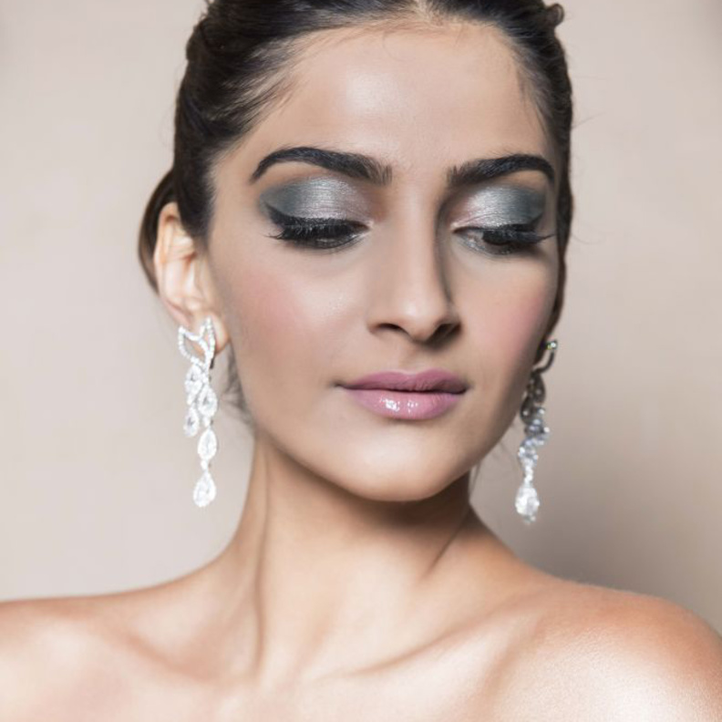 سونام كابور  تتألق بمجوهرات Chopard 