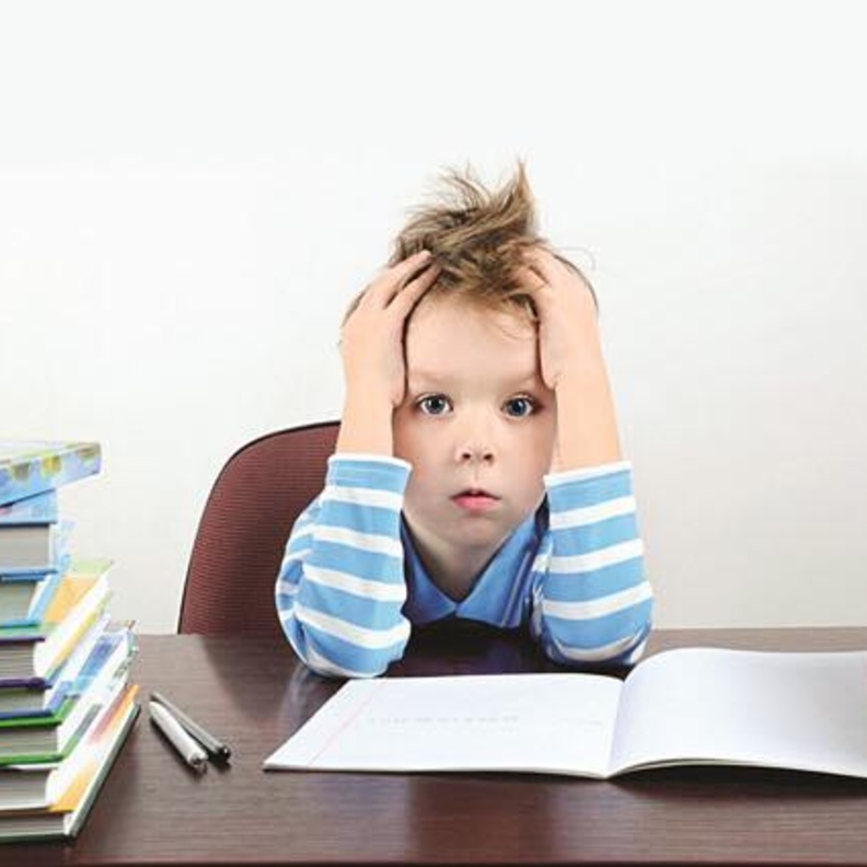 5 افكار لتحفيز طفلك على المذاكرة