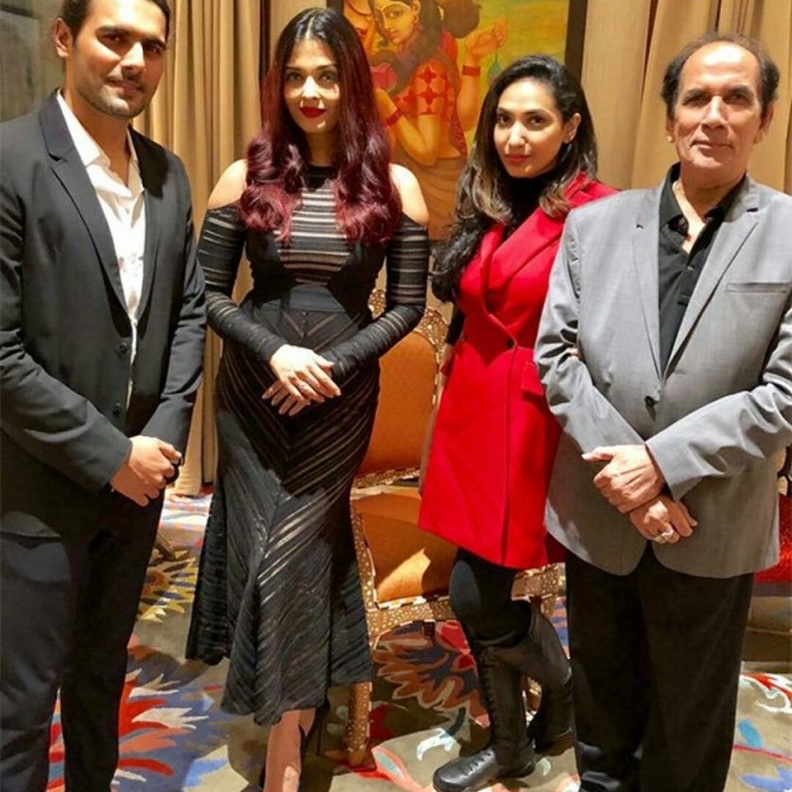 آيشواريا راي تحتفل بانتهاء تصوير فيلمها الجديد