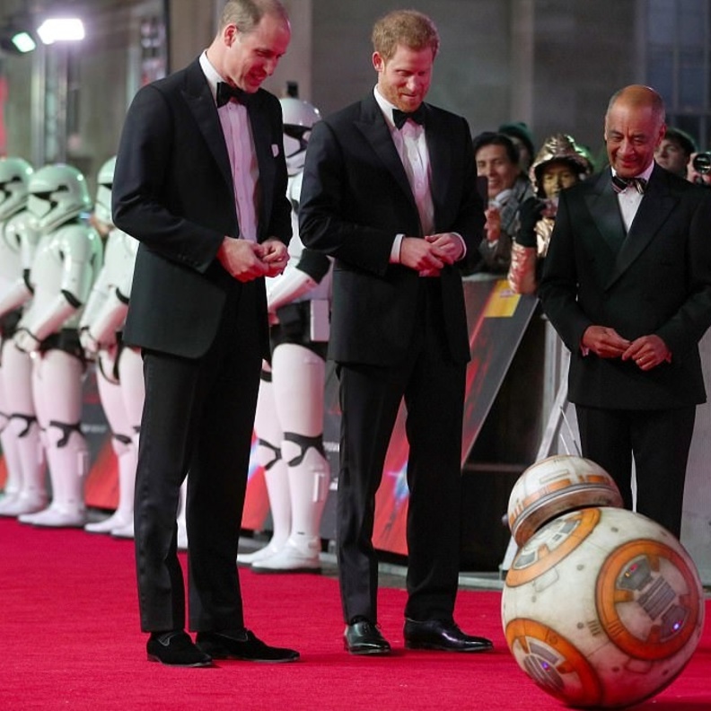 نجوم ومشاهير في العرض الأول لفيلم حرب النجوم