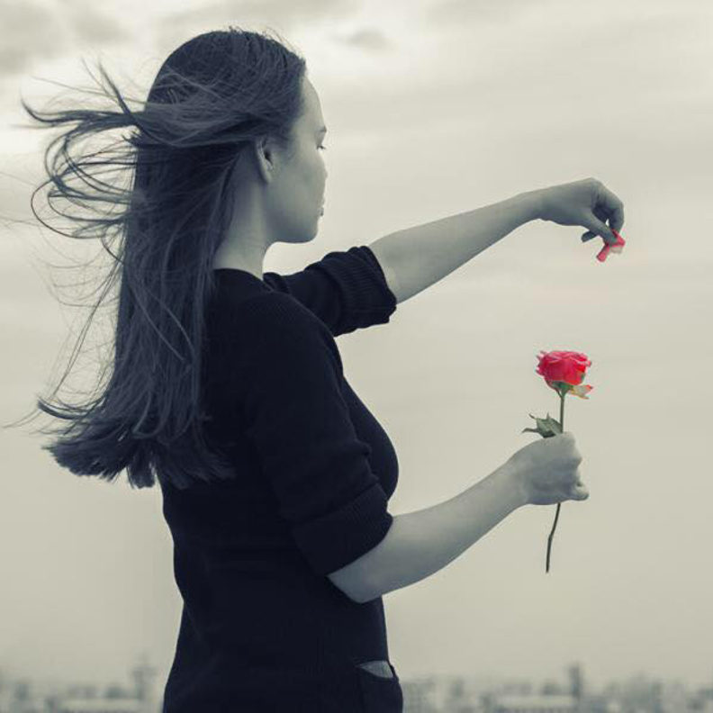 5 اخطاء تقع فيها المرأة بعد تجربة  الحب الفاشل